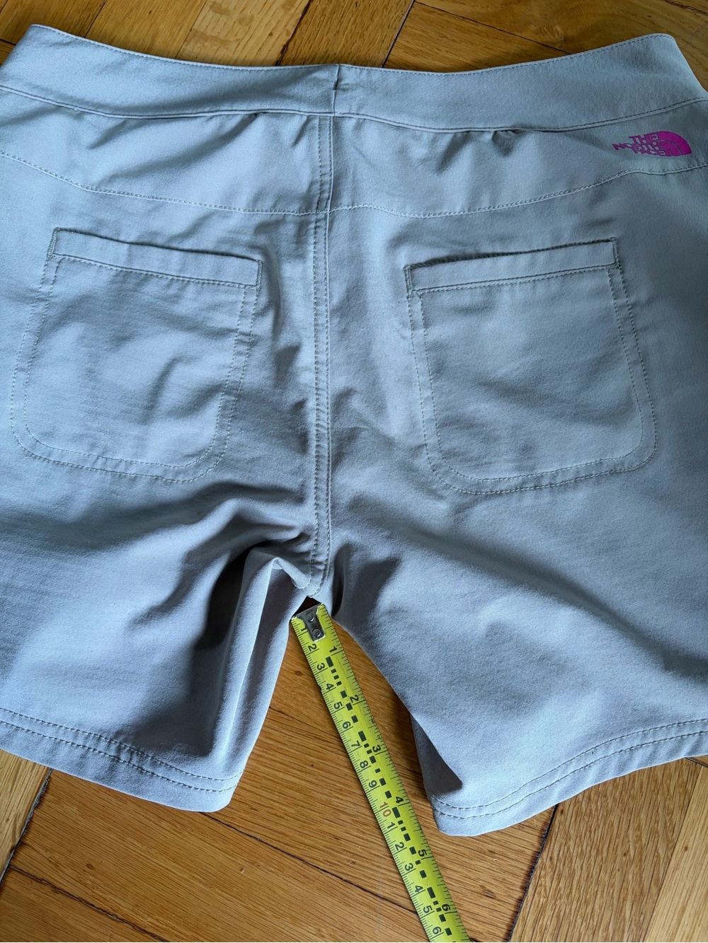 The North Face Women’s Sz. 4 Hiking Walking Shorts. Pockets. Snap & Zipper - Picture 10 of 13